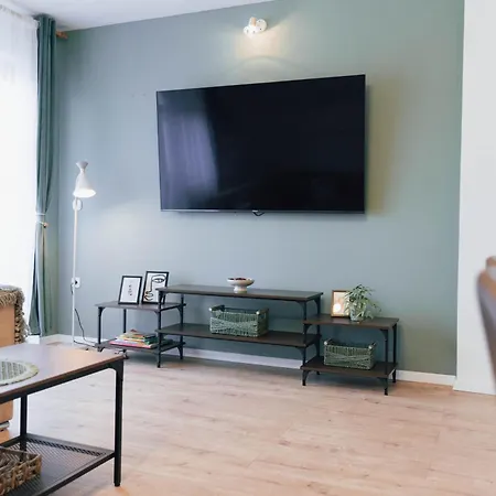 Vista Apartment *